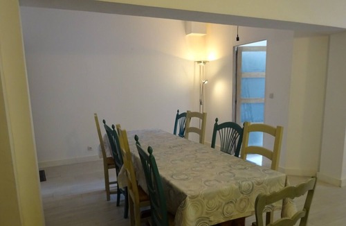 Viviers House | Townhouse ideal for group of workers