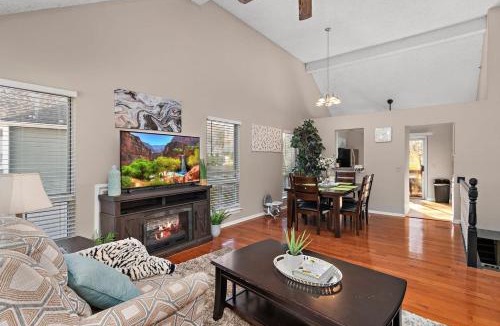 Lenexa House | Townhouse in Lenexa by YDSH GuestMind