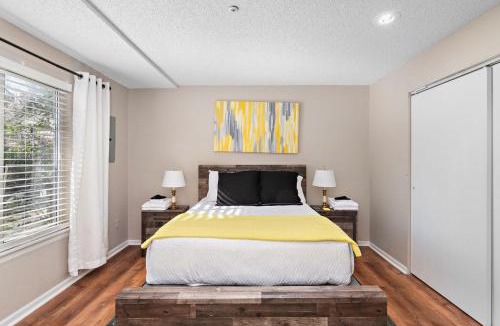 Lenexa House | Townhouse in Lenexa by YDSH GuestMind