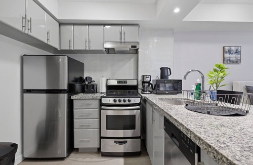 King West Village Apartment | Townhouse in Liberty Village Steps to Everything