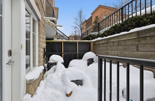 King West Village Apartment | Townhouse in Liberty Village Steps to Everything