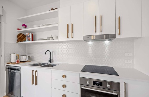 Marks Point House | Townhouse in Marks Point