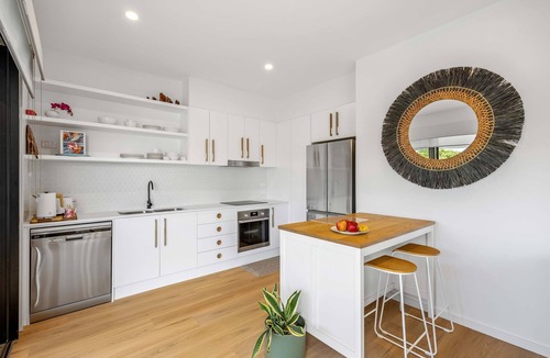 Marks Point House | Townhouse in Marks Point