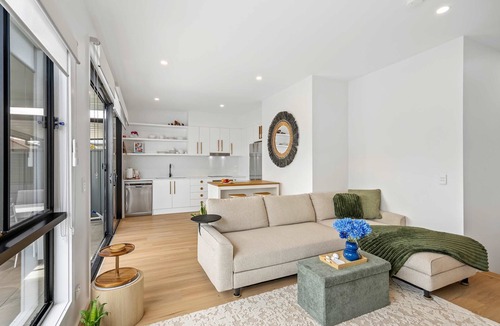 Marks Point House | Townhouse in Marks Point