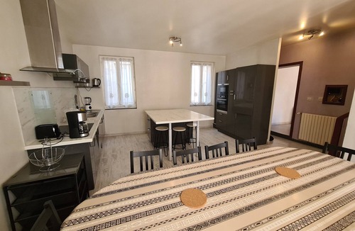 Bourgogne Cottage | Townhouse in Orléans, near Loire and center