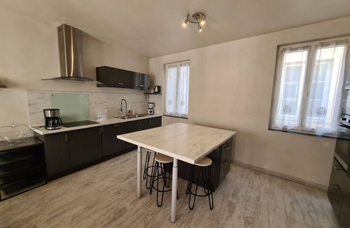 Bourgogne Cottage | Townhouse in Orléans, near Loire and center