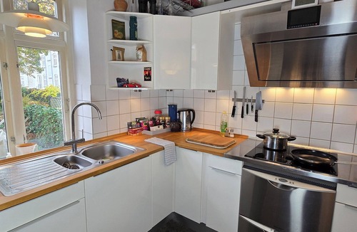 Aalborg House | Townhouse in the center with private parking and two bathrooms