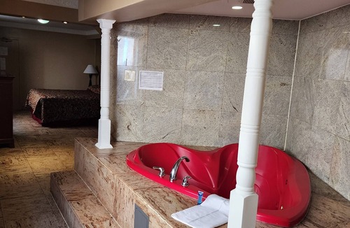 Elmwood Park Hotel | Townhouse Inn & Suites