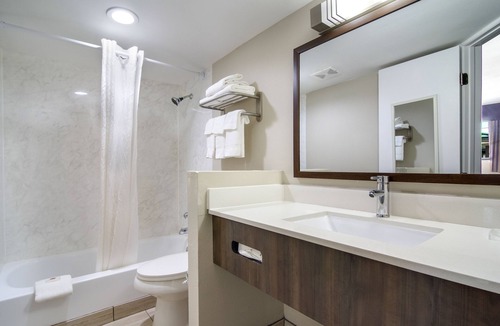 High Point Hotel | Townhouse Inn
