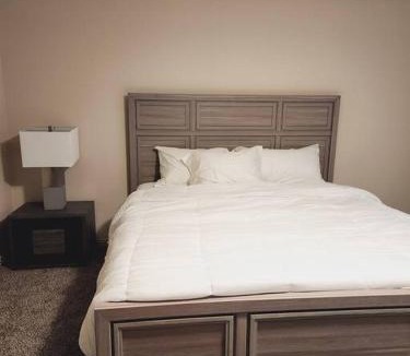 Grand Prairie House | Townhouse near AT&T stadium, Six Flags & Epic Waterpark