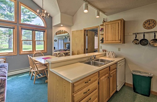 Woodstock House | Townhouse on 18-Hole Golf Course with Pool!