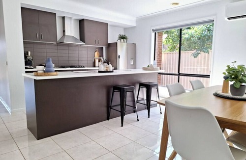 Shepparton South House | Townhouse on Greybox