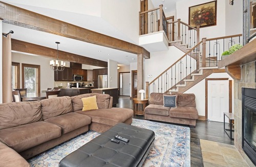 Mont-Tremblant Villa | Townhouse on the Golf La Bête -10min to Tremblant