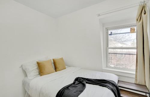 North Cambridge Apartment | townhouse style two level apartment