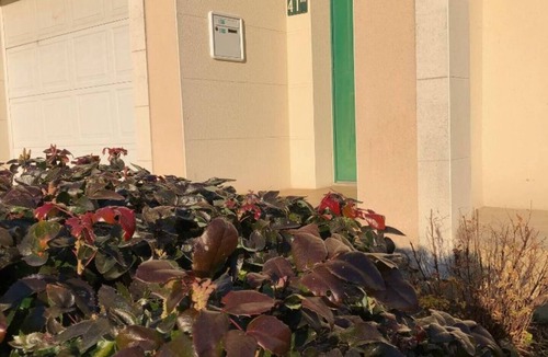 Montfort-le-Gesnois House | TOWNHOUSE WITH 2-BEDROOM GARAGE