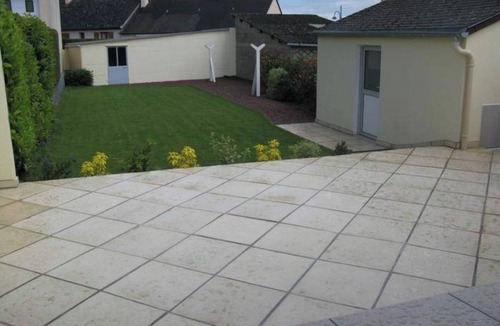 Sille-le-Guillaume House | Townhouse with outdoor space