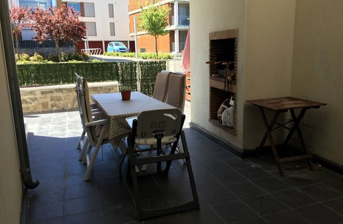 Latas House | Townhouse with barbecue and terrace with glazed enclosure