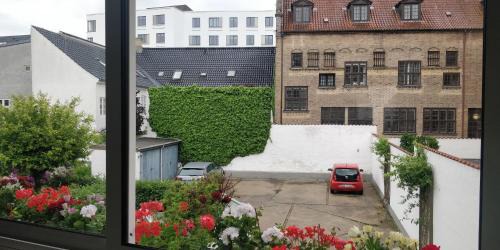 Aalborg Midtby Apartment | Townhouse with free parking