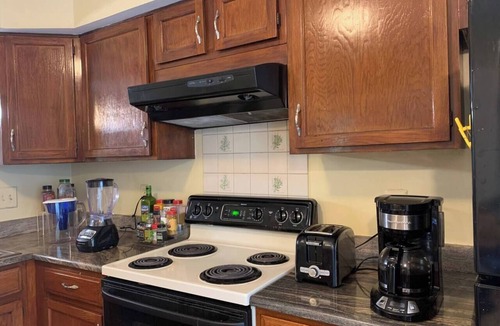 Newington House | Townhouse with free parking