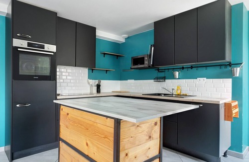 Tiffauges House | Townhouse with Garden for 6, Private Terrace and Wi-Fi