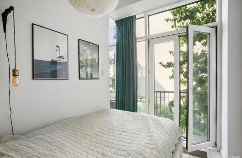 Copenhagen City Centre Apartment | Townhouse with private Terrace- 5-minute walk from Tivoli
