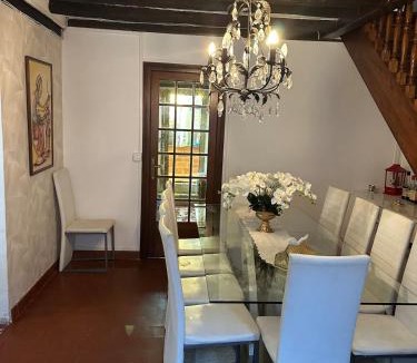 Bleneau House | Townhouse with relaxation area