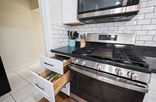 North Mountain House | Townley on 6th!
