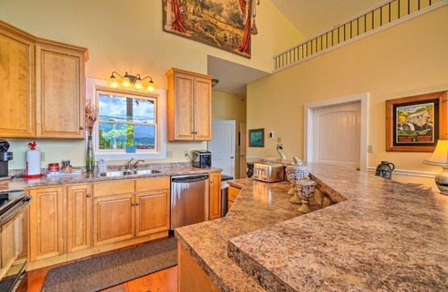 Townsend House | Townsend Retreat with Deck and Private Hot Tub!