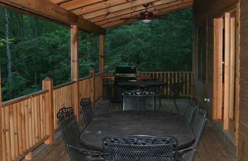 Townsend Cabin | Townsend, Tn & Smoky Mountains! Wooded Privacy & Sleeps 15