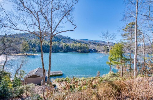 Lake Toxaway House | Toxaway Treasure