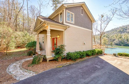 Lake Toxaway House | Toxaway Treasure
