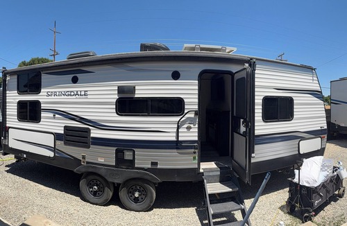 Brentwood House | Toy Hauler Vengence Rouge