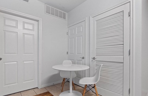 West Campus Apartment | TP 101 luckey · ATX 1 Bedroom! Street-Access, GREAT location!