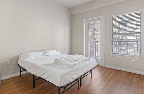 West Campus Apartment | TP 304 Luckey · Lovely 2 bedroom, GREAT Location!