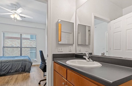 West Campus Apartment | TP 501 Luckey · Lovely ATX 2 Bedroom, GREAT location!