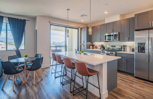 North Scottsdale Apartment | TPC Golf Escape Near Kierland, Pool, Gym