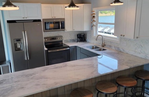 Royal Boat Rental | tPlan Ahead for Spring & Summer — Secure Your Stay Today! No cleaning fee!