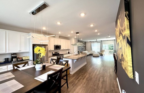 Durham Villa | TPV-The One-Villa By RDU w/Indoor Heated Pool-Gym