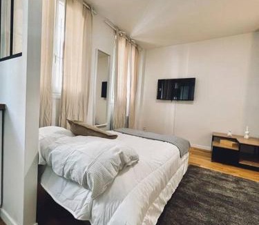 Saint-Ouen Apartment | Très beau studio refait à neuf 2