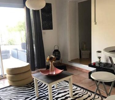 Boisset-et-Gaujac Apartment | Très beau T2 dans mas .