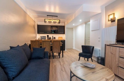 Le Touquet-Paris-Plage Apartment | Très bel appartement rénové avec piscine, tennis et parking privé 09