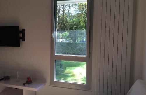 Neuilly-sur-Seine Apartment | Trés Beau Studio (face bois), 10mn de l'Etoile