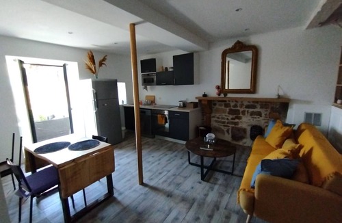 Trevoux Apartment | Trévoux: Loft Ravissant Avec Terrasse