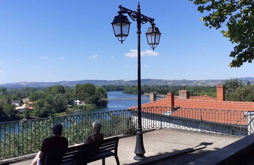 Trevoux Apartment | Trévoux: Loft Ravissant Avec Terrasse