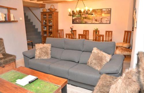 La Pobla de Lillet Apartment | Tríplex Grande Rústico-Moderno - Pobla de Lillet