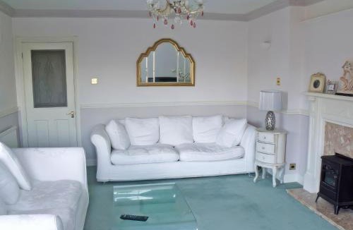 Horning House | Tracara Cottages