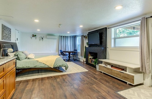 Amazon Apartment | Tracktown Charmer- 1 Bedroom Studio