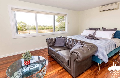 Fish Creek House | Tractor Summary: Styl