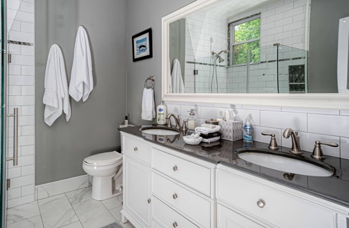 Towanda Bed & Breakfast | Tracy Room with EnSuite Bath