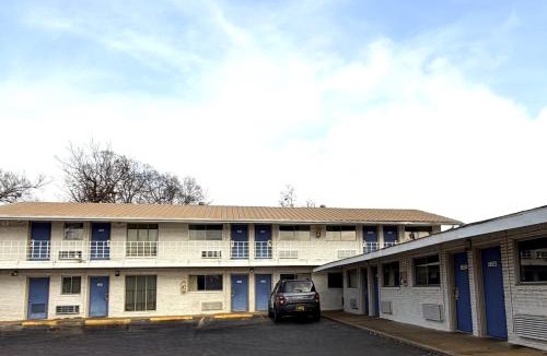 Jacksonville Hotel | Trade Wind Motel Jacksonville TX US 69